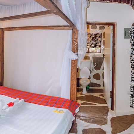 Kijani Cottages In Diani Диани Бийч Екстериор снимка
