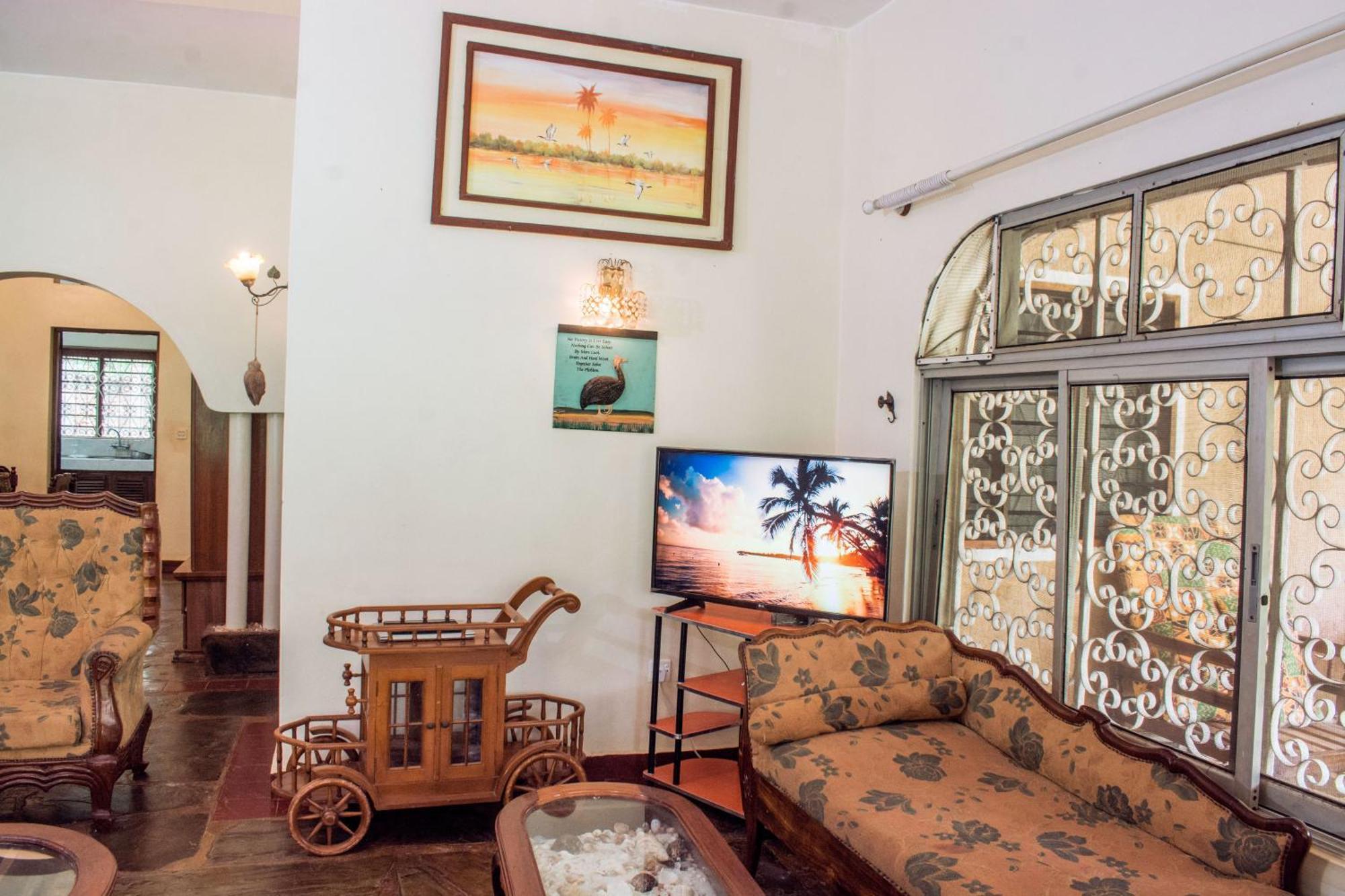 Kijani Cottages In Diani Диани Бийч Екстериор снимка