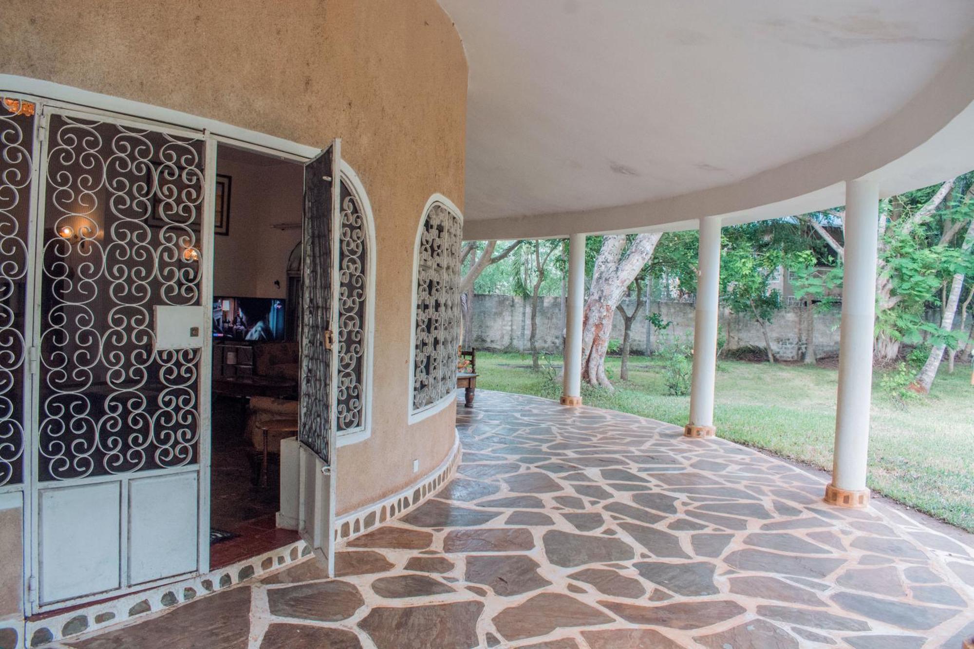 Kijani Cottages In Diani Диани Бийч Екстериор снимка
