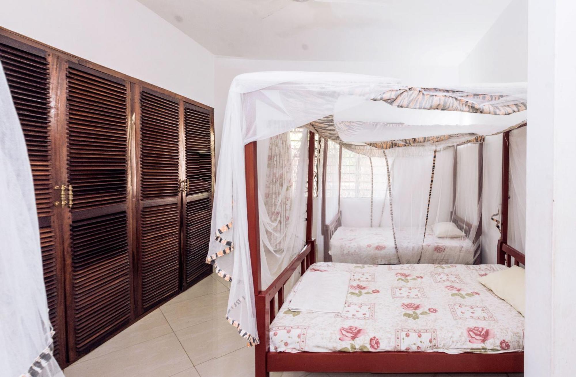 Kijani Cottages In Diani Диани Бийч Екстериор снимка