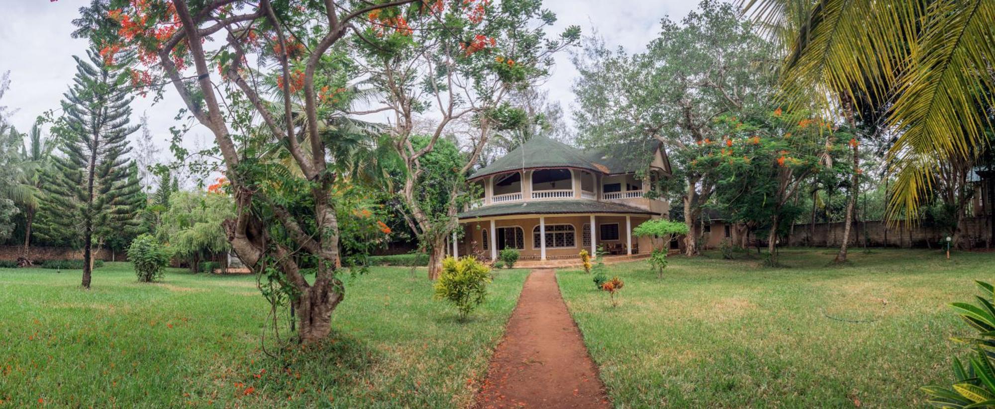 Kijani Cottages In Diani Диани Бийч Екстериор снимка