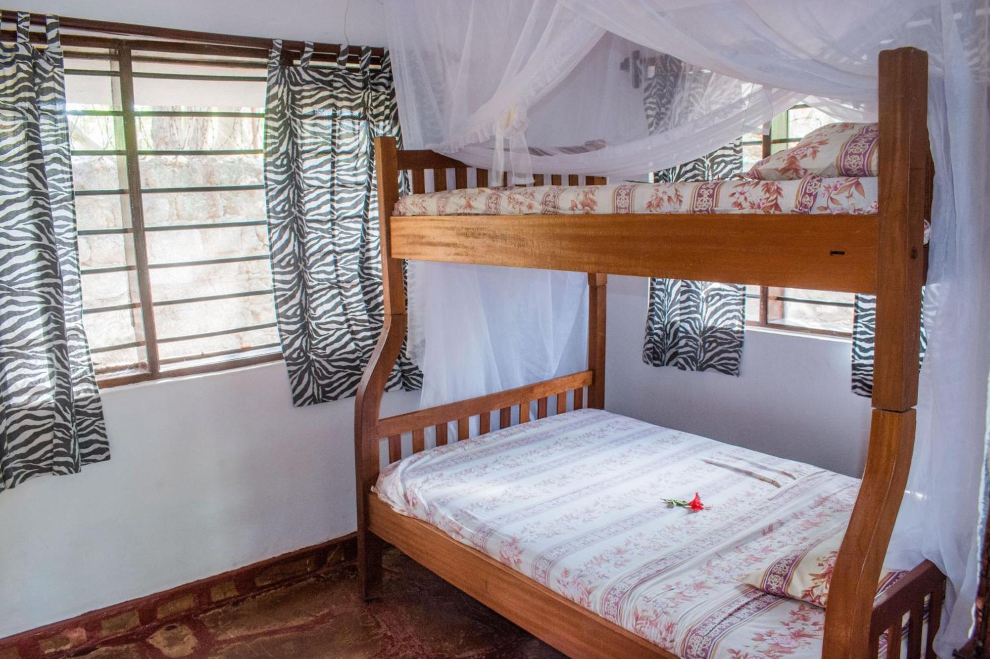 Kijani Cottages In Diani Диани Бийч Екстериор снимка