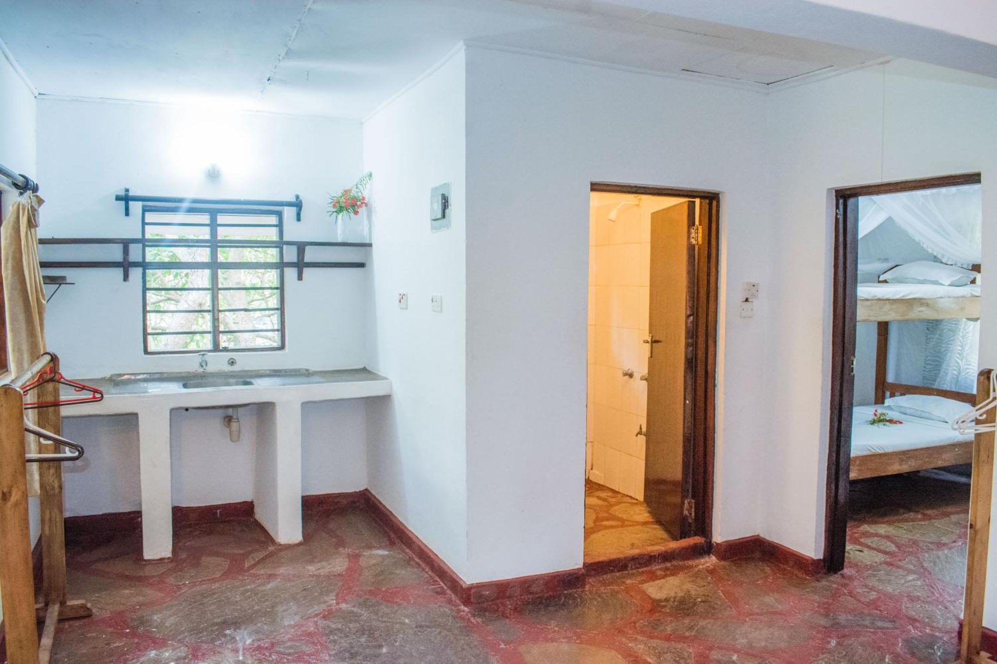 Kijani Cottages In Diani Диани Бийч Екстериор снимка