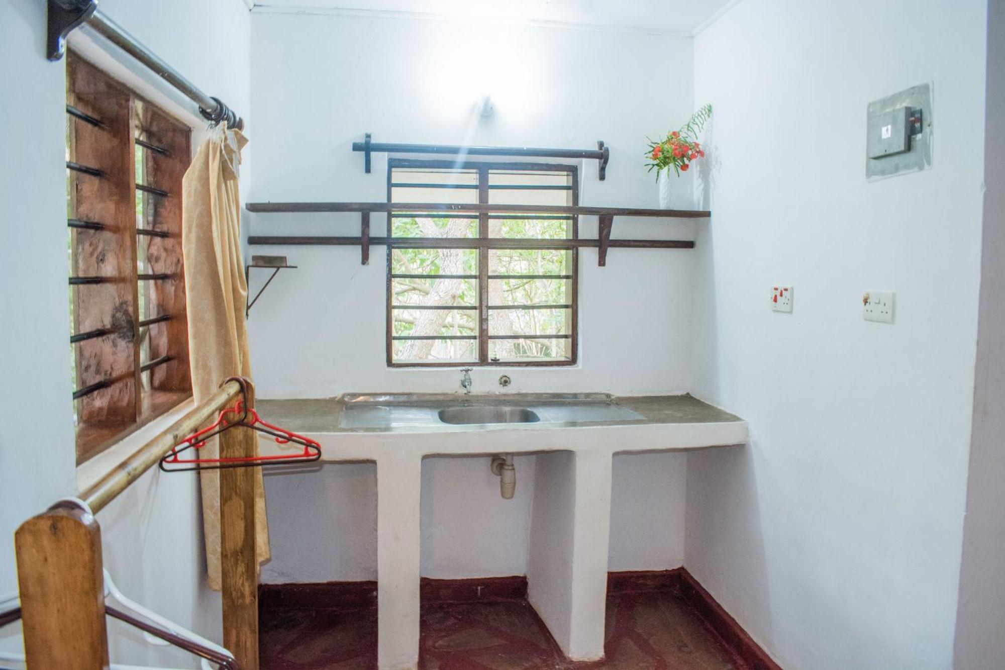 Kijani Cottages In Diani Диани Бийч Екстериор снимка