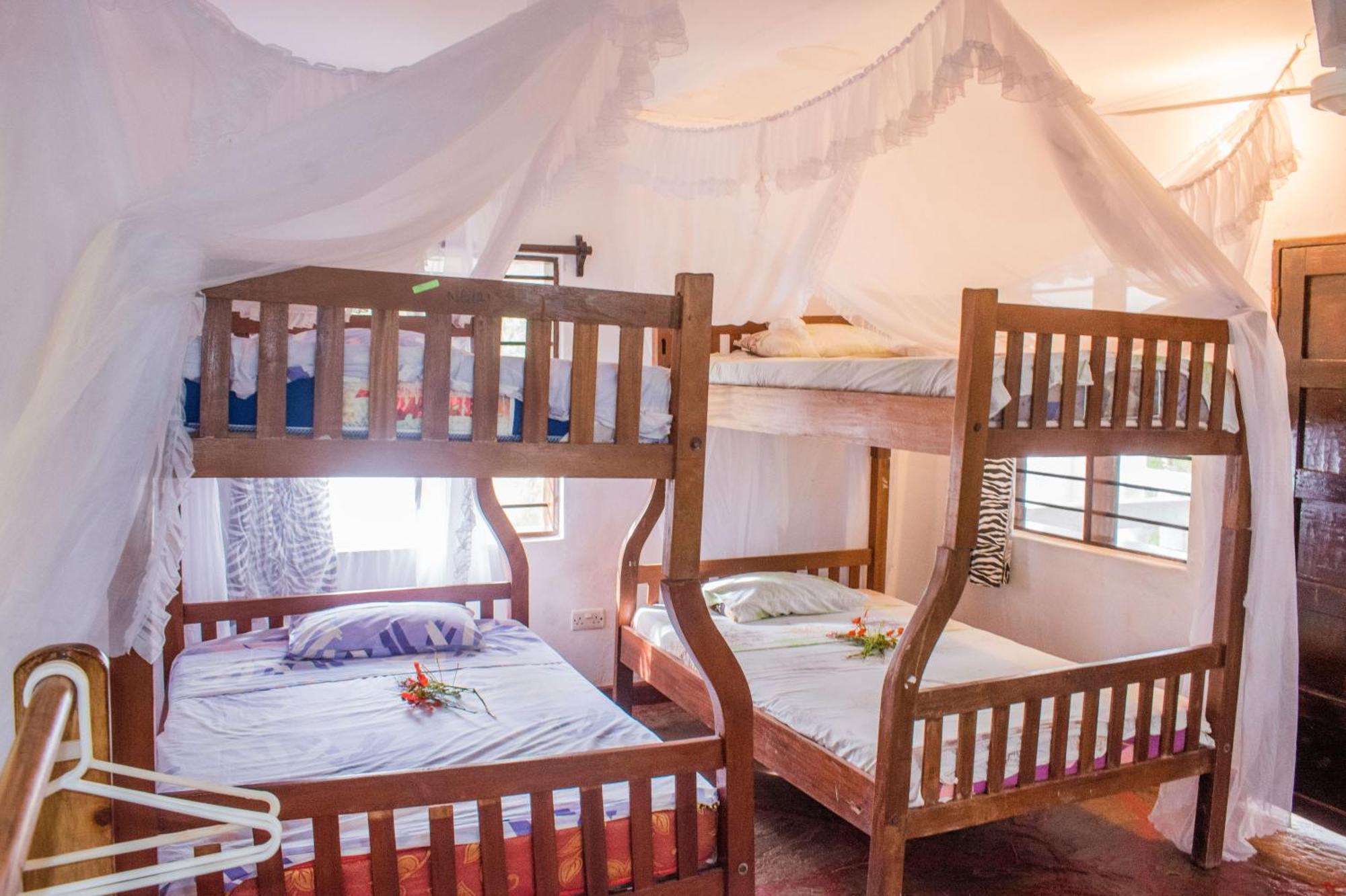Kijani Cottages In Diani Диани Бийч Екстериор снимка