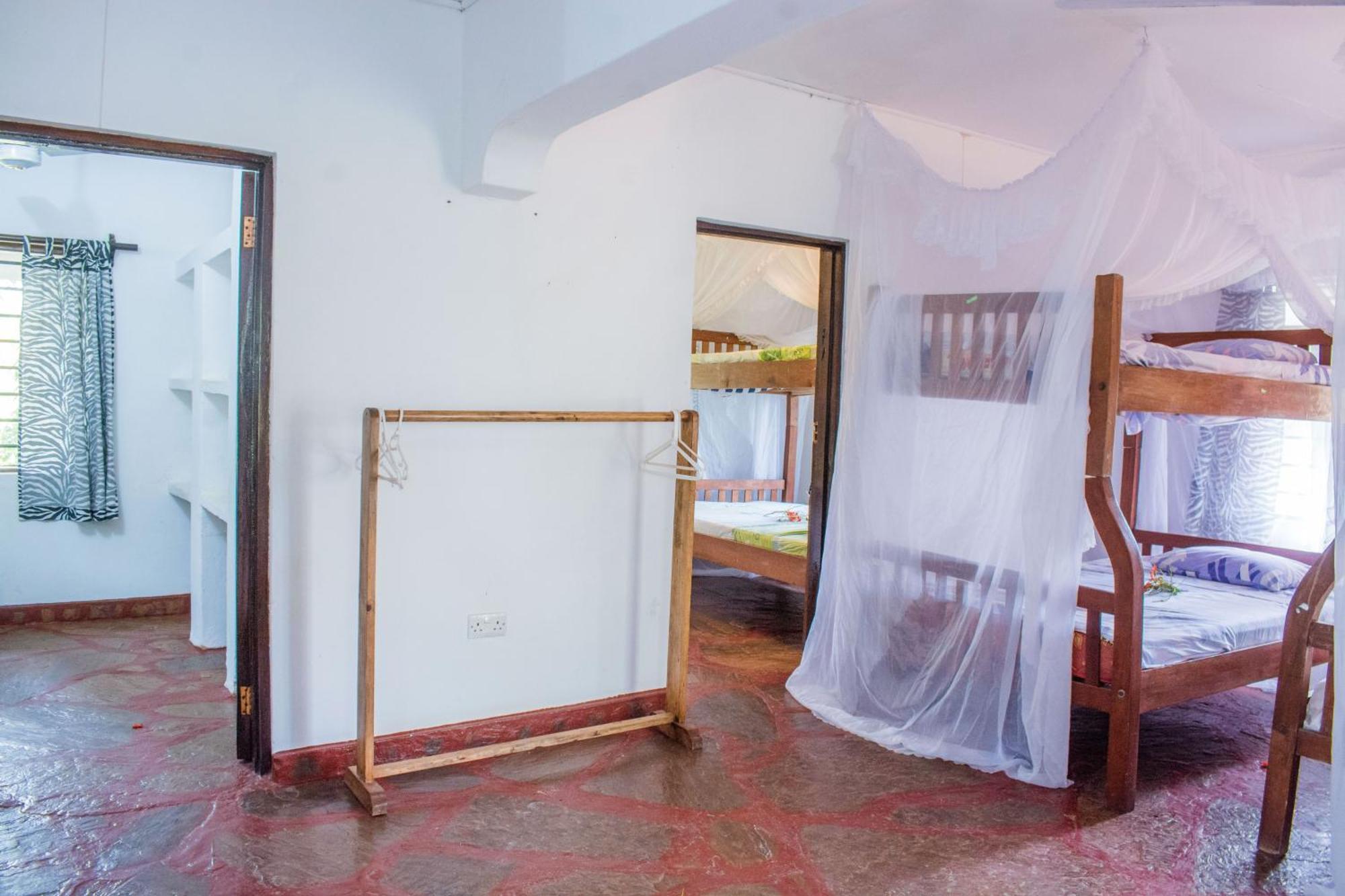 Kijani Cottages In Diani Диани Бийч Екстериор снимка
