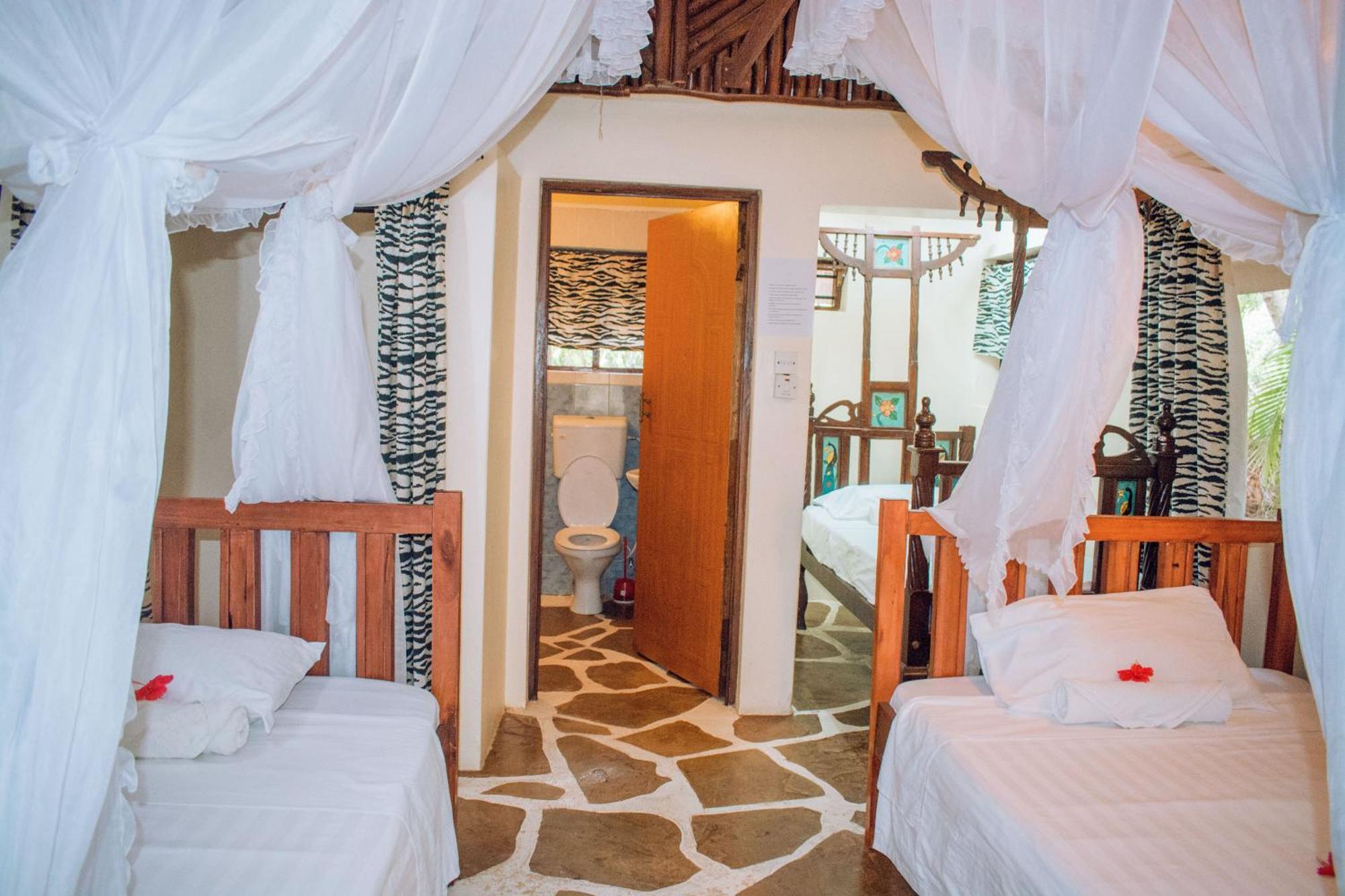 Kijani Cottages In Diani Диани Бийч Екстериор снимка
