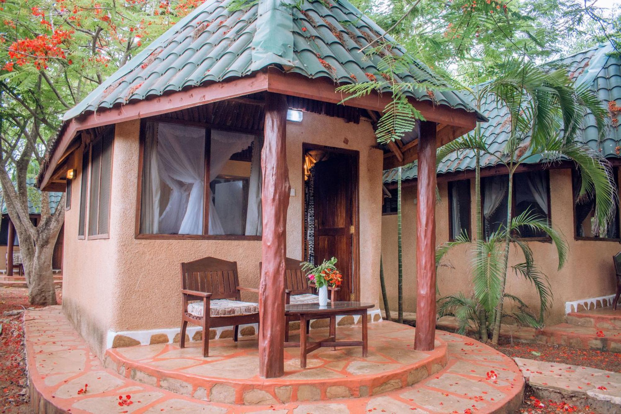 Kijani Cottages In Diani Диани Бийч Екстериор снимка